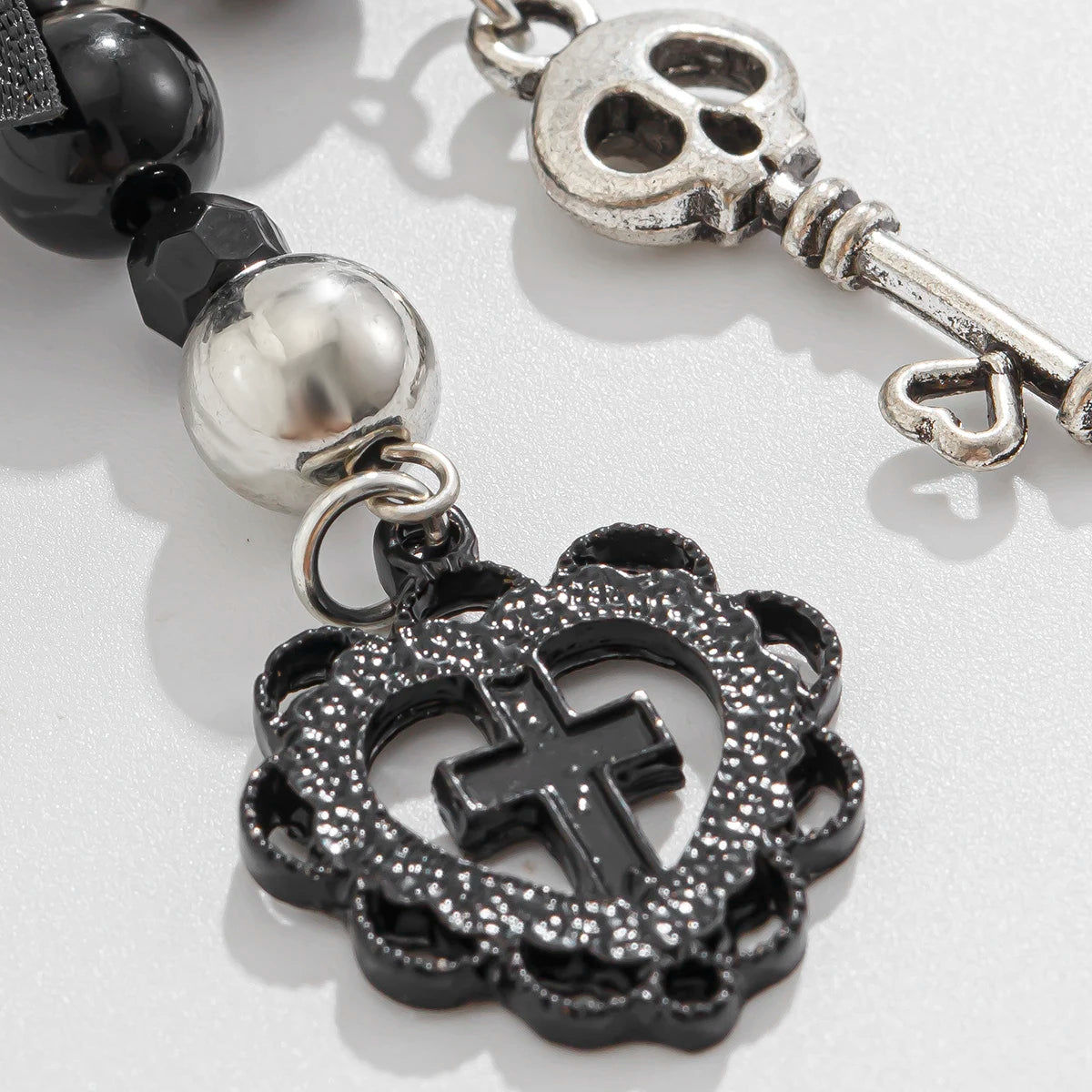 Gothic Cross Love Heart Skull Key Pendant Keychain for Women Trend Black Bowknot Key Ring Female Halloween Y2K Jewelry